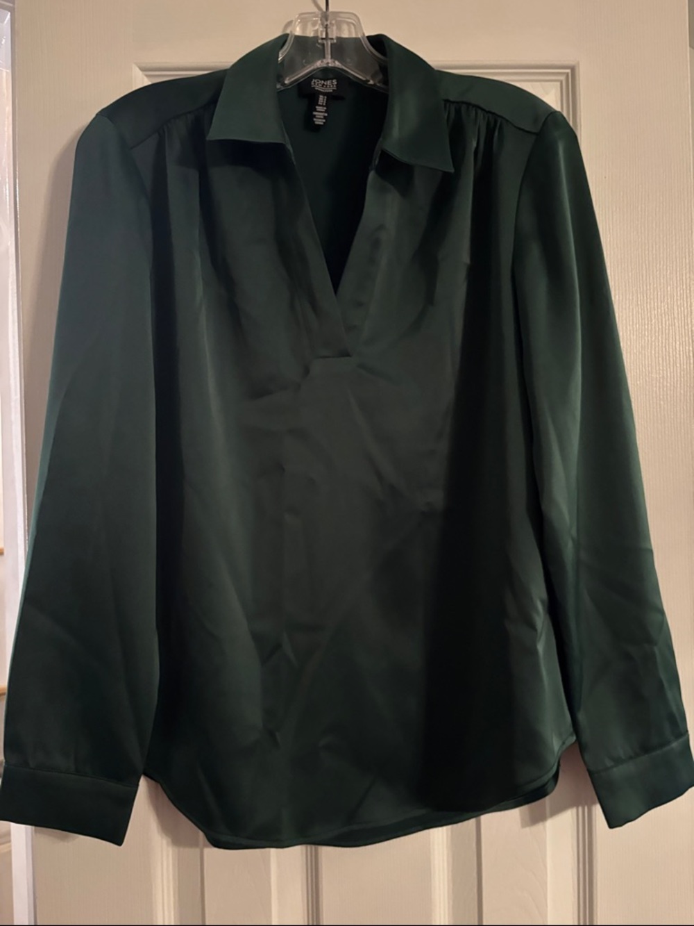 Jones New York Dark Green V-Neck Collared Blouse